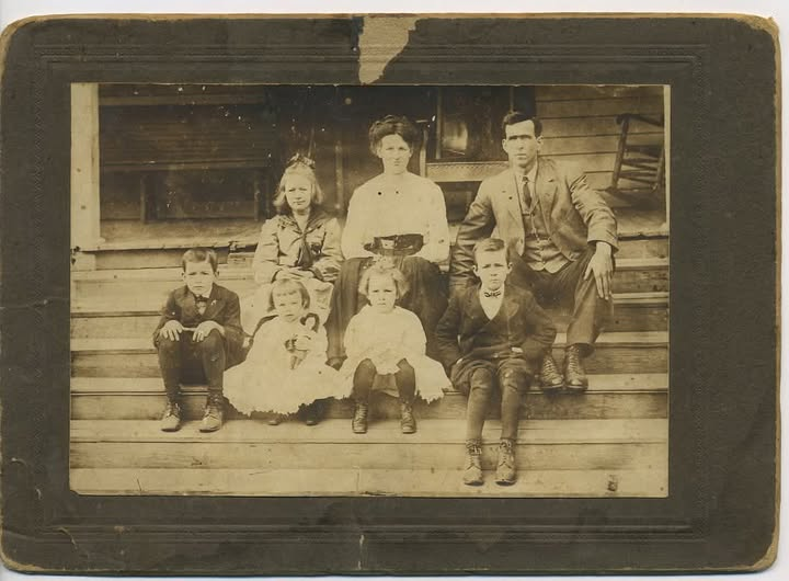 The Albion Benton Green family on the steps of their Blount Springs home