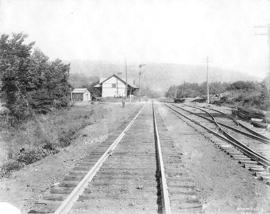 L&N depot along the line, Reid's Station era